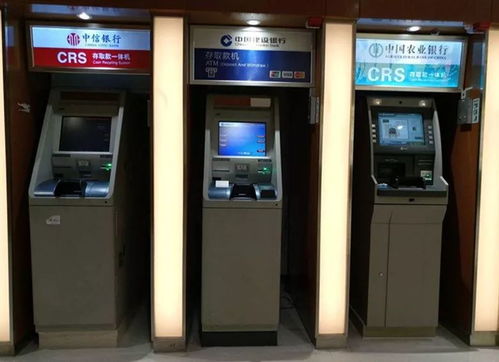 消失的ATM机，全国仅剩80万台的背后